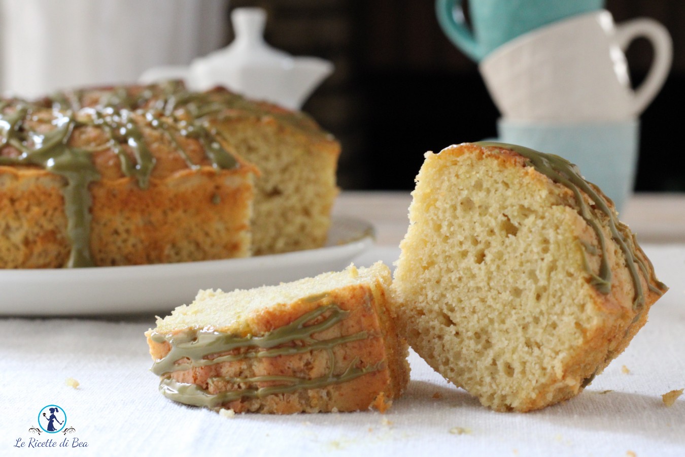 Bolo de iogurte de pistache sem manteiga e óleo