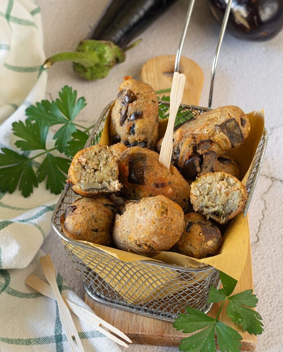 Bolinhos de berinjela e atum