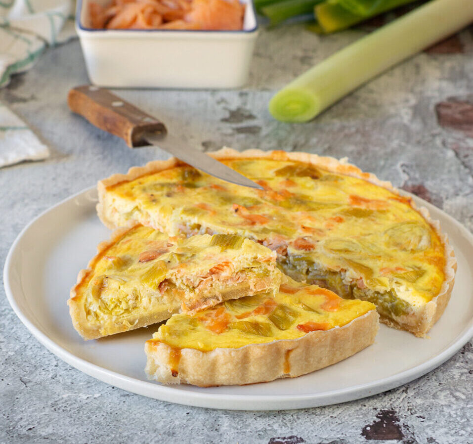 Brisée com salmão e alho-poró