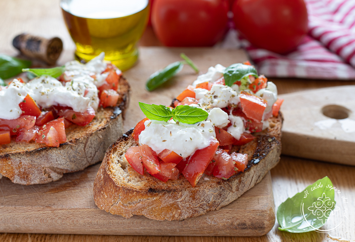 Bruschettas de tomate e burrata