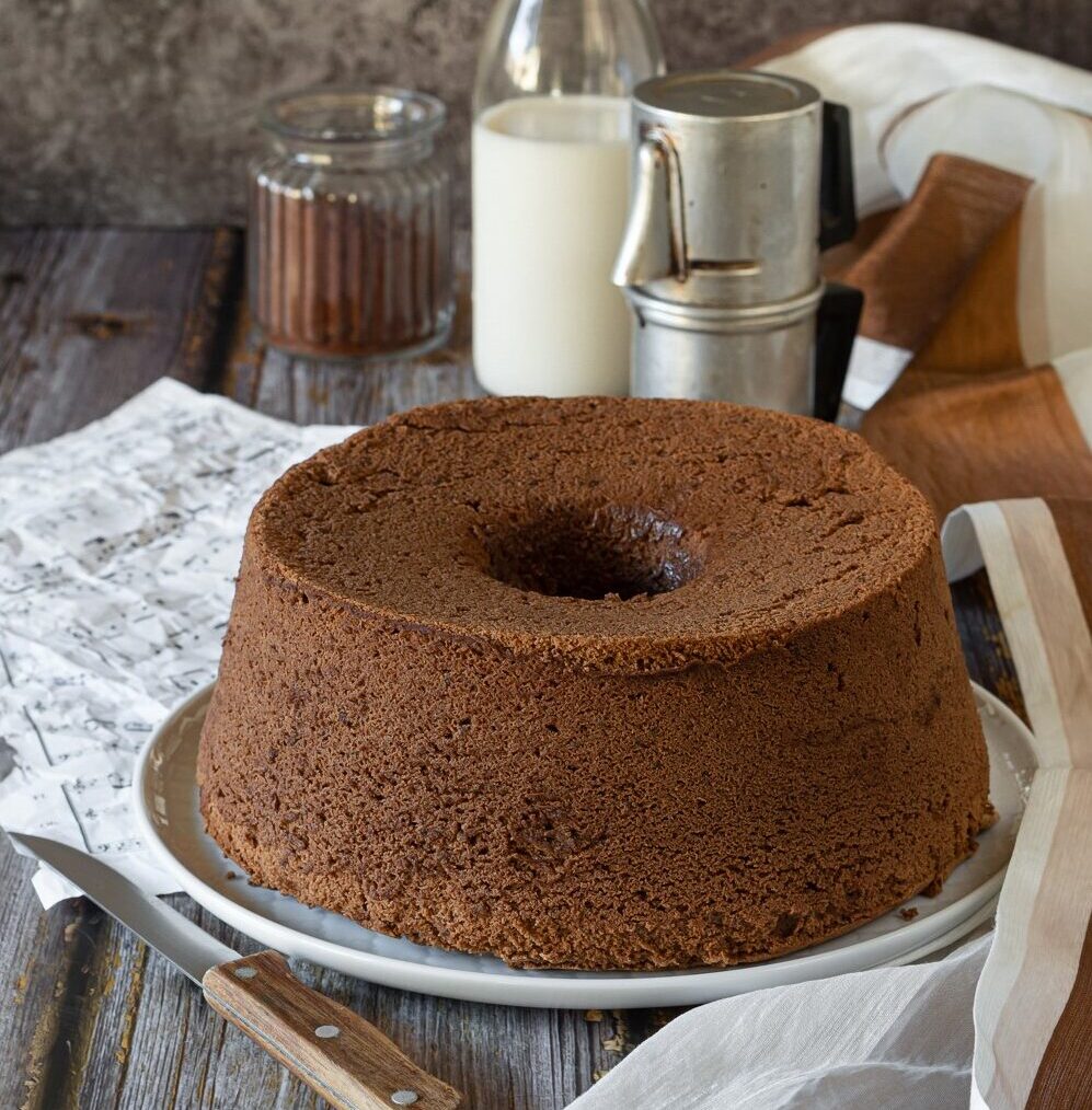 Chiffon cake de chocolate e café