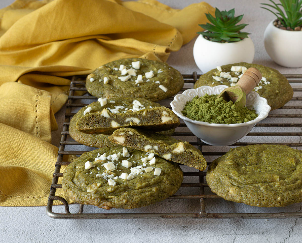 Cookies de chá matcha e chocolate branco