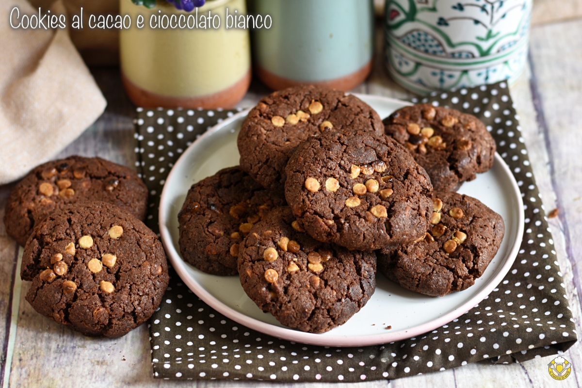 Cookies de cacau e chocolate branco