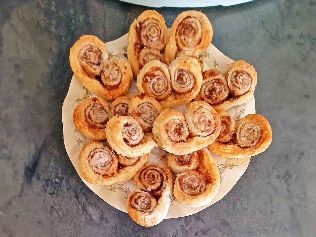 Folhados de cacau na fritadeira a ar