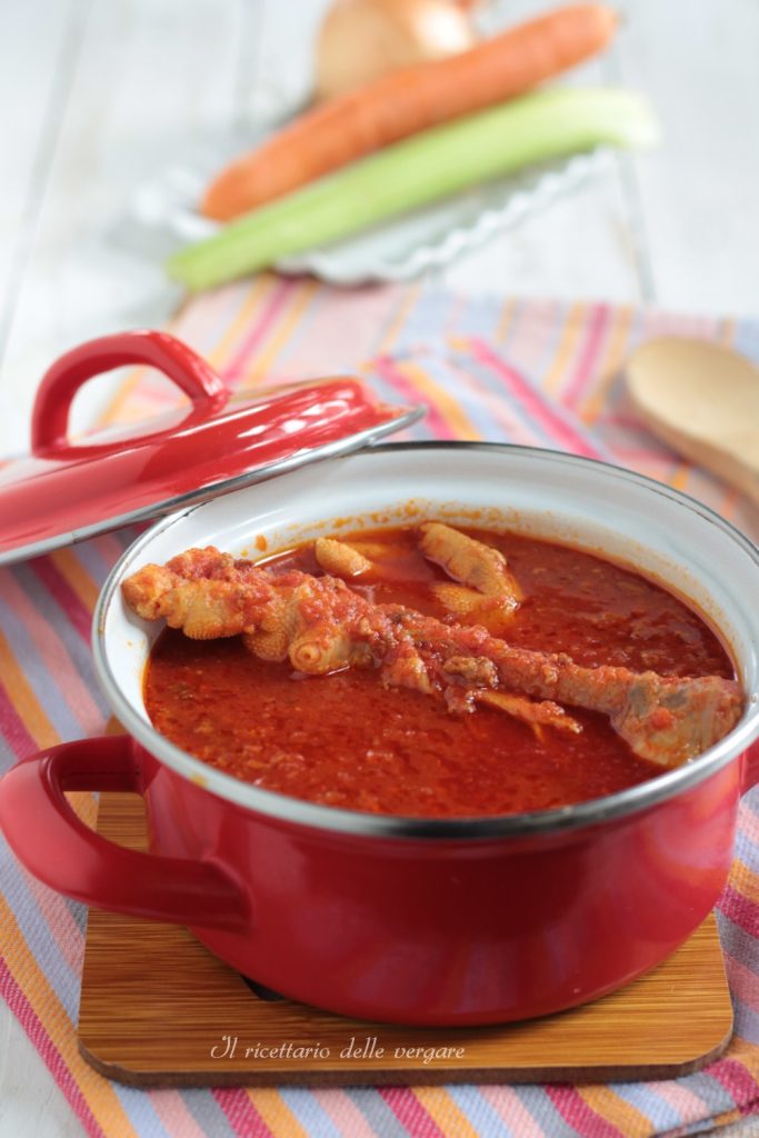 preparação-miúdos-de-frango-e-patas-para-ragu