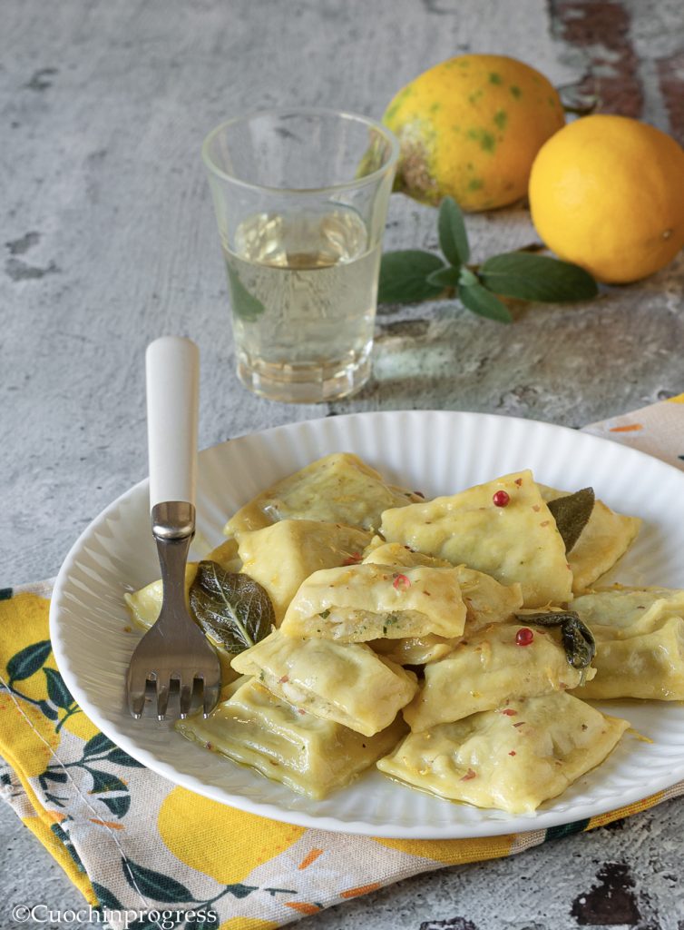 ravioli de camarões e batatas