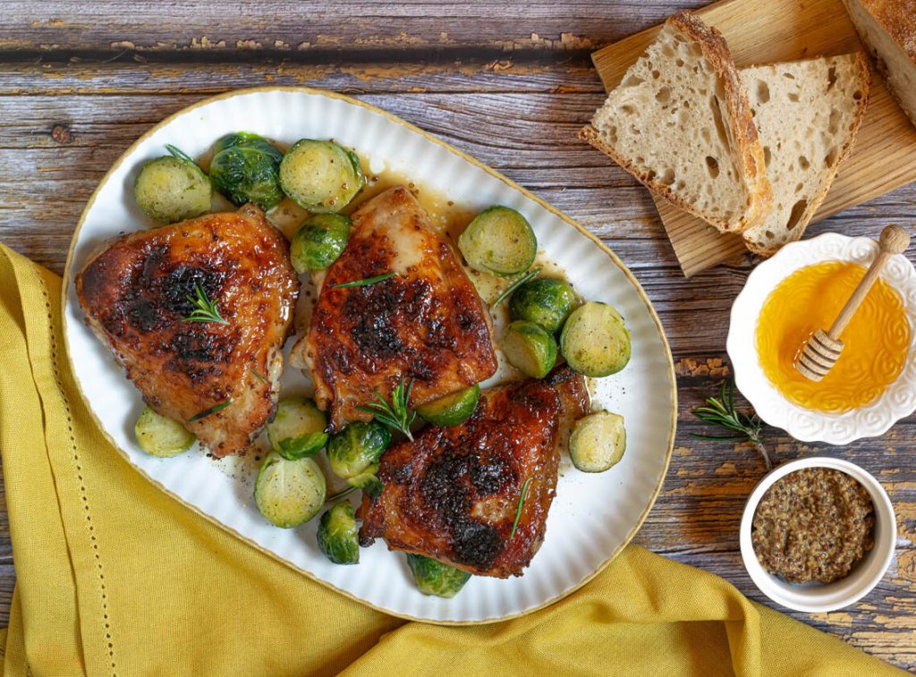 sobrecoxas de frango com mel e mostarda