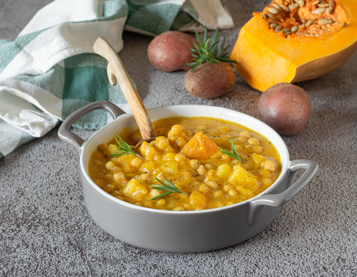 Sopa de grão-de-bico, abóbora e batata