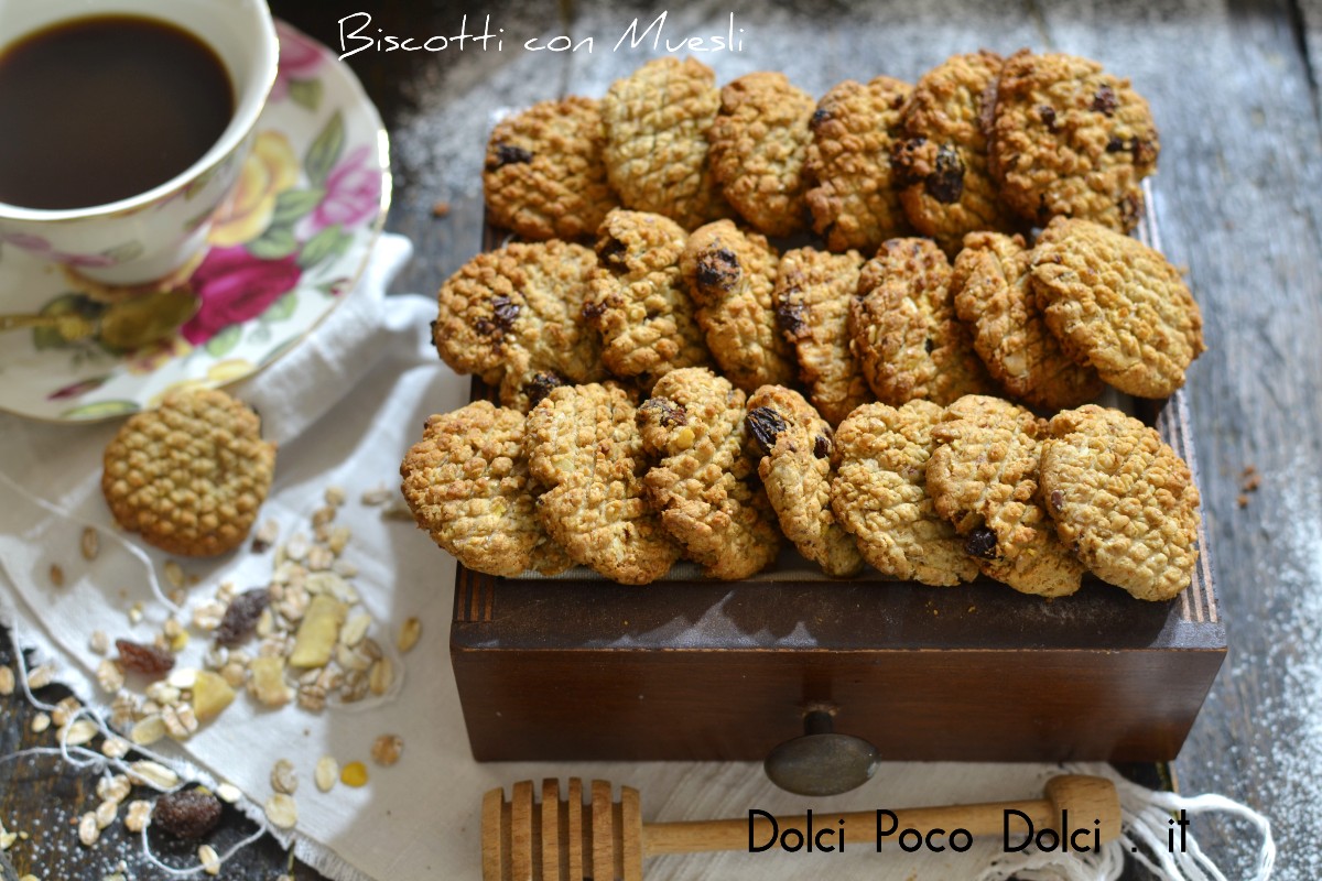 Biscoitos crocantes em 5 minutos com muesli integral sem ovos, açúcar e manteiga