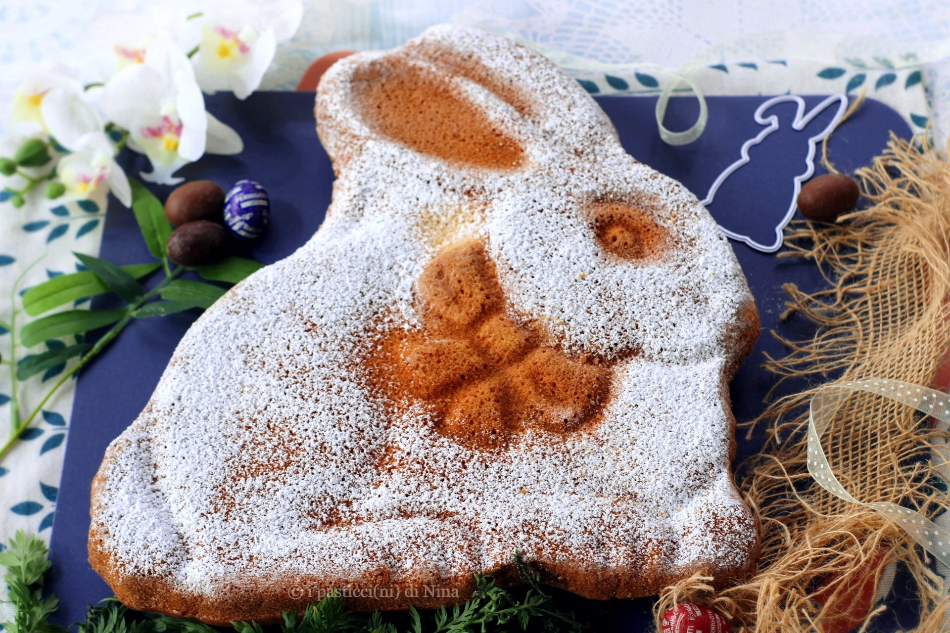 BOLO COELHINHO DE PÁSCOA COM FLORES DE LARANJEIRA