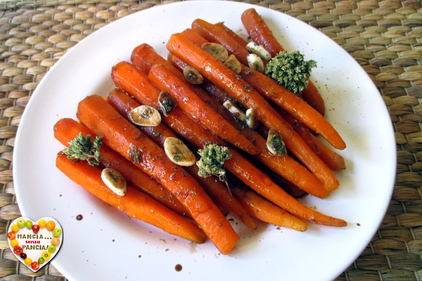 Cenouras com balsâmico e orégano