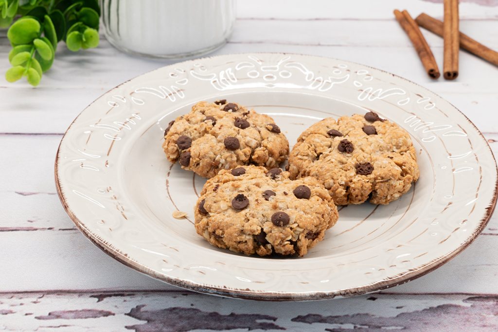 Biscoitos de aveia com chocolate e canela