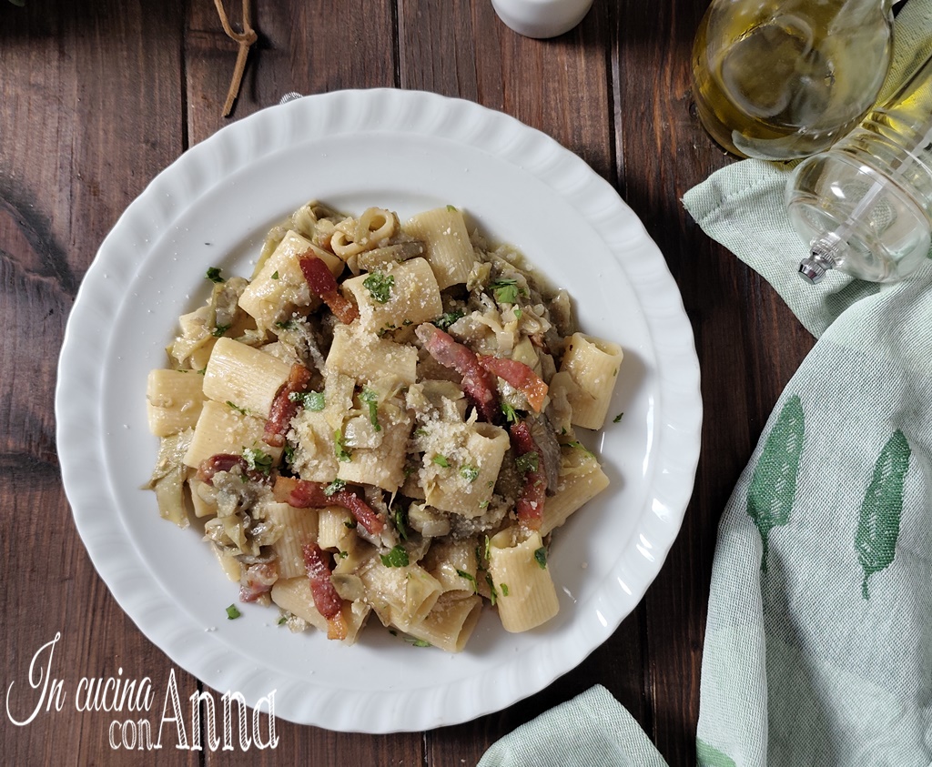 Massa com alcachofras e guanciale