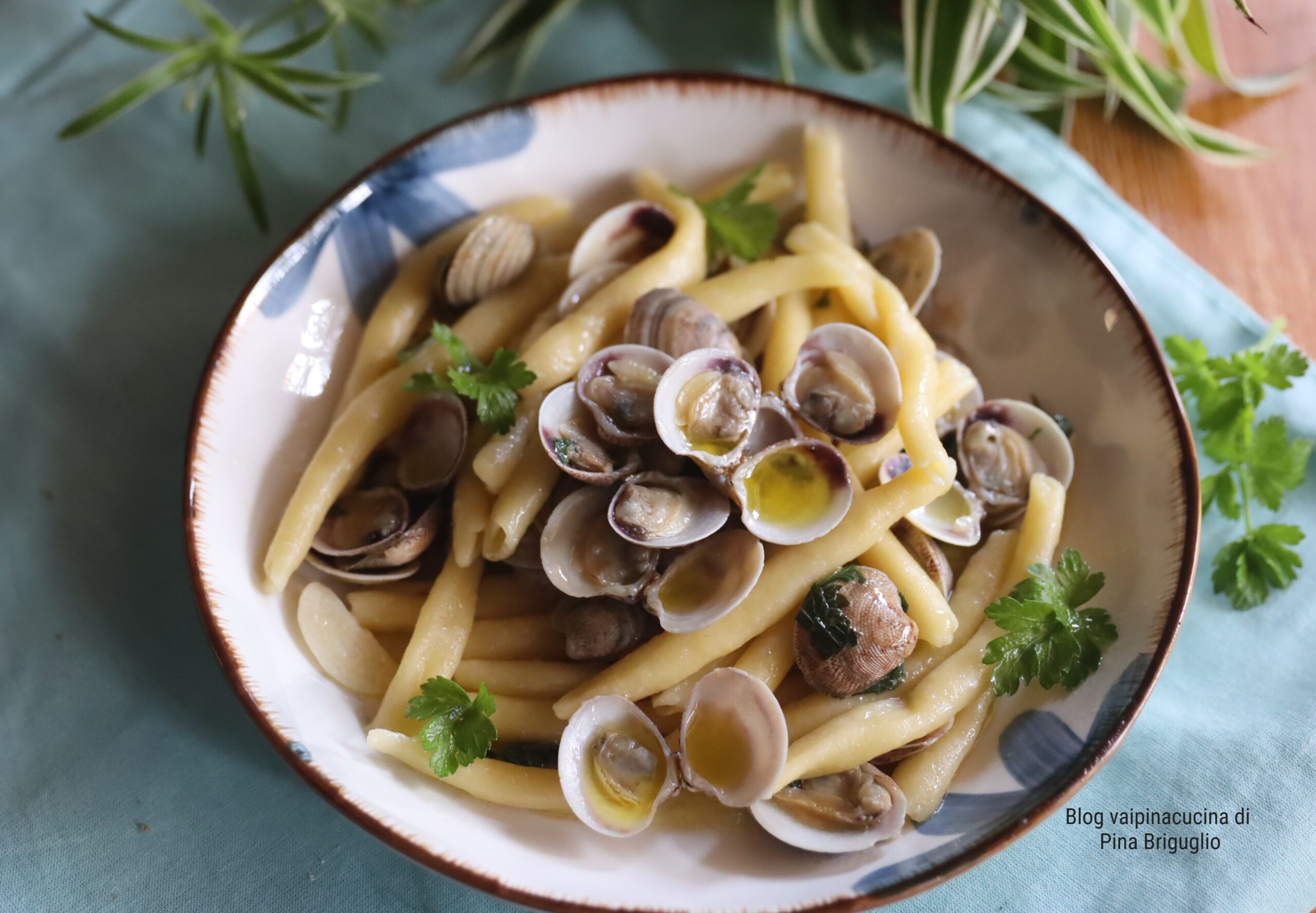 Macarroni sicilianos com lupinos do mar