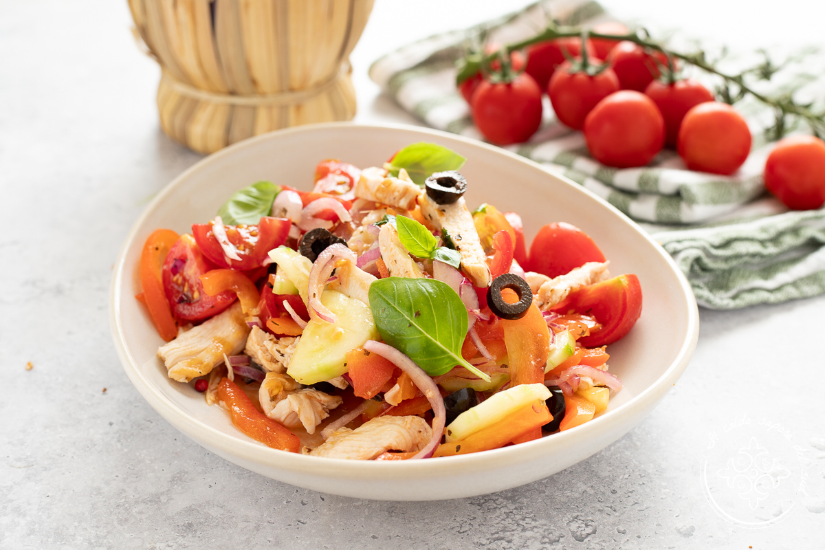 Salada de frango com legumes