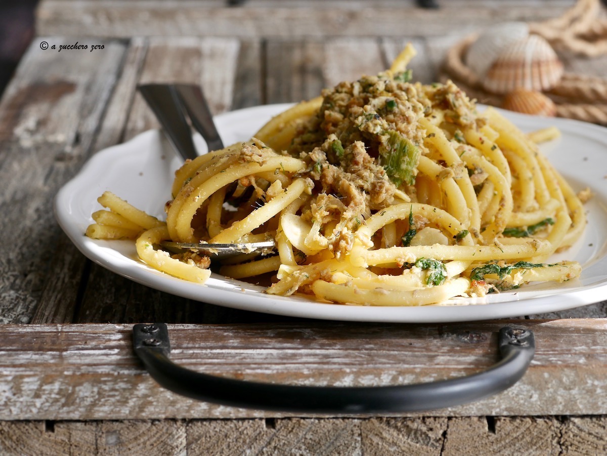 Macarrão com anchovas frescas à siciliana leve