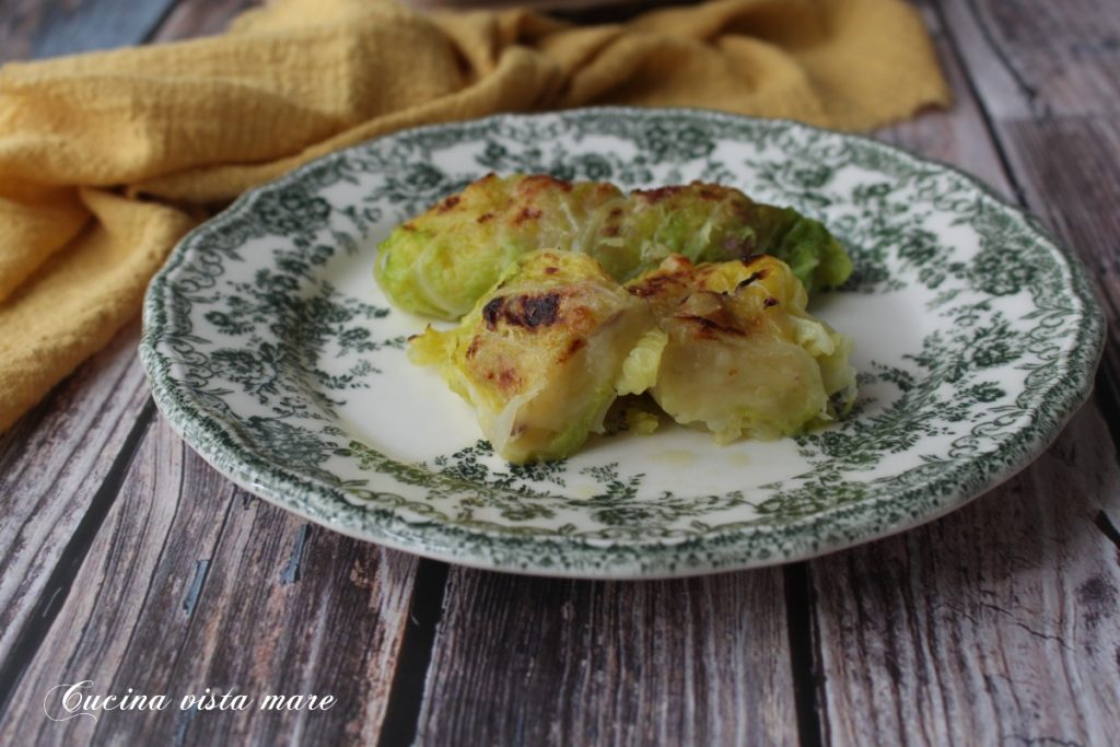 Rolinhos de couve com batata e linguiça Cucina vista mare