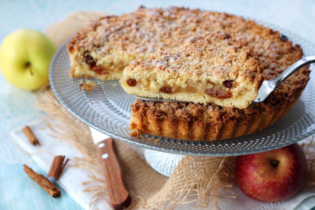 Torta sbriciolata com maçãs, uva passa e pinhões, recheio cremoso e perfumado receita de i pasticcini di Nina blog doces deliciosos com maçãs