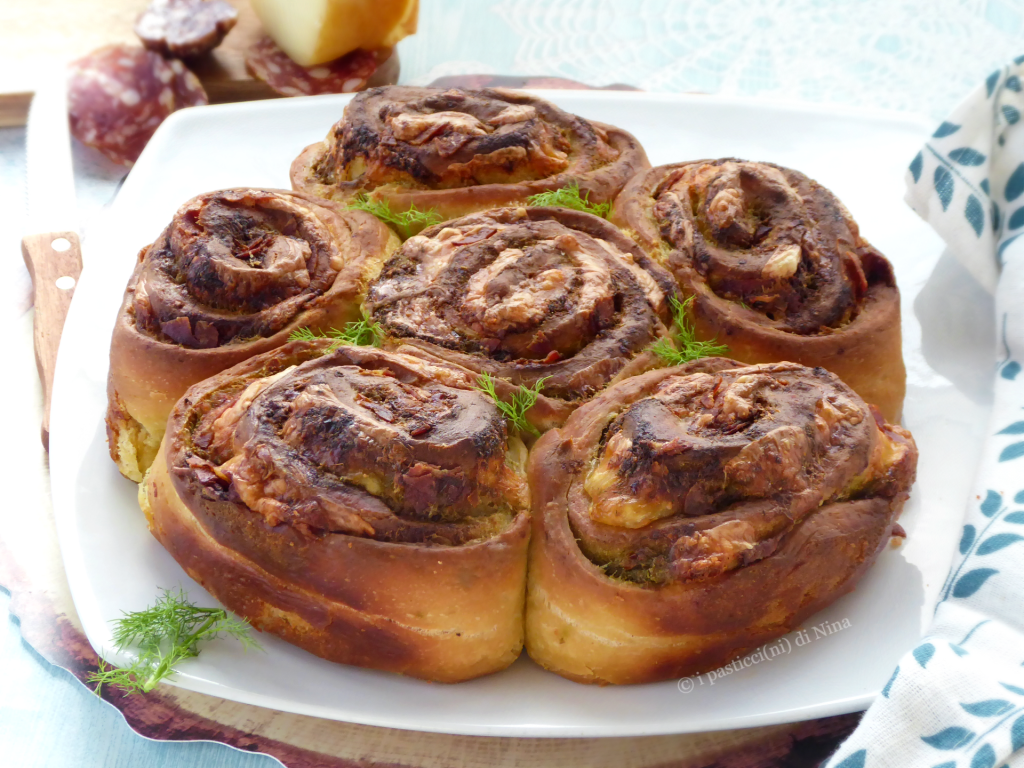 Torta brioche com salame e funcho selvagem rodelas massa brioche i pasticcini di Nina