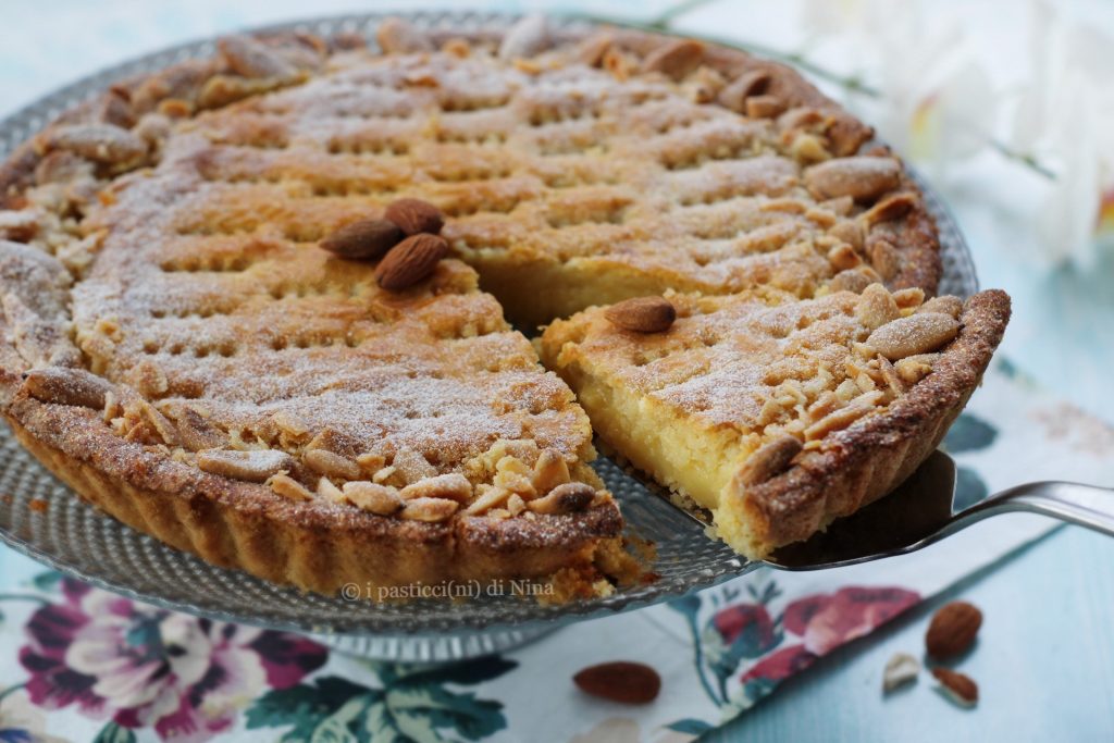 Torta com creme de confeiteiro de amêndoa doce i pasticcini di Nina