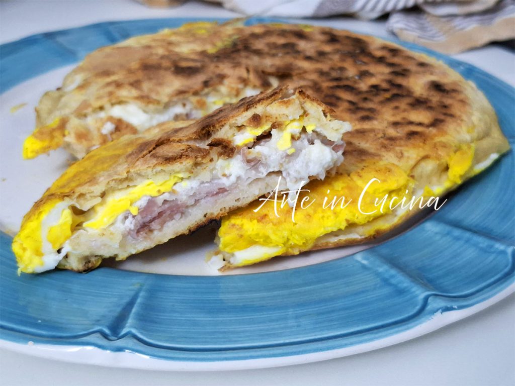 TORTA SALGADA com PANCETTA e OVOS pronta em 5 minutos
