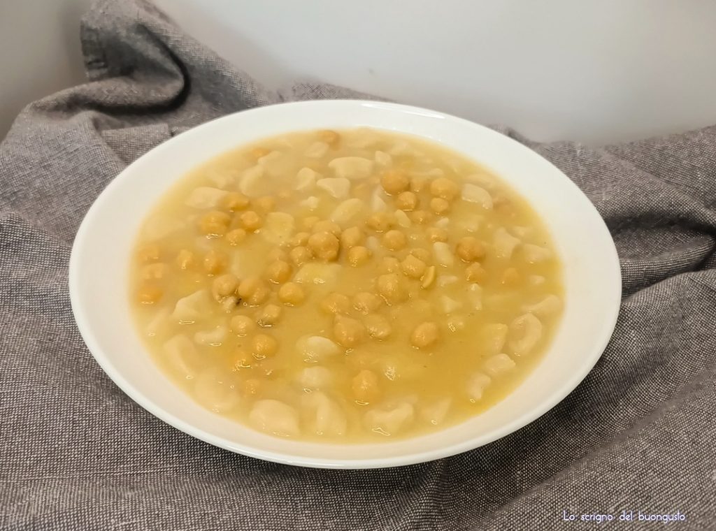 Gnocchetti e grão-de-bico