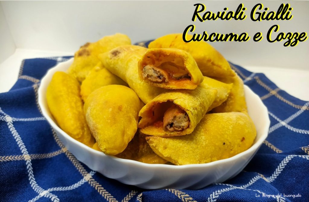 Ravioli amarelos cúrcuma e mexilhões