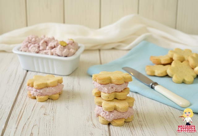BISCOITOS SALGADOS e MOUSSE DE PRESUNTO