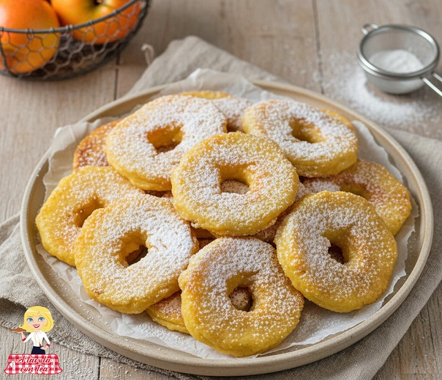 BOBINHOS DE MAÇÃ COM MASSA