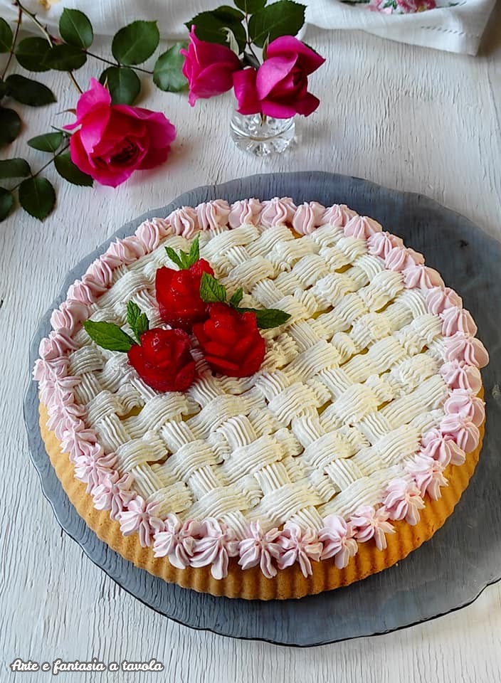 Bolo Fofinho de Creme e Chantilly