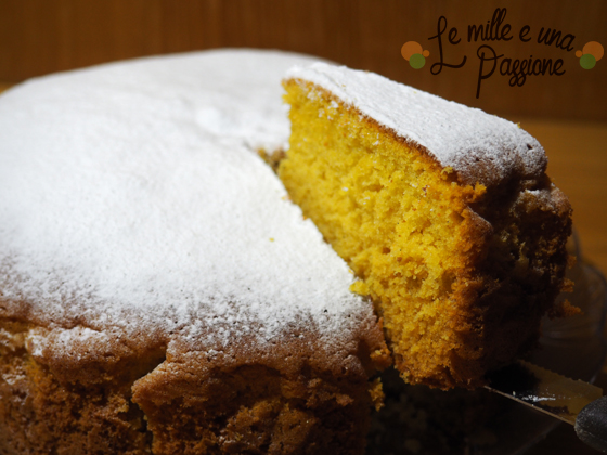 Bolo de mel e baunilha: fofinho e perfumado para café da manhã e lanche