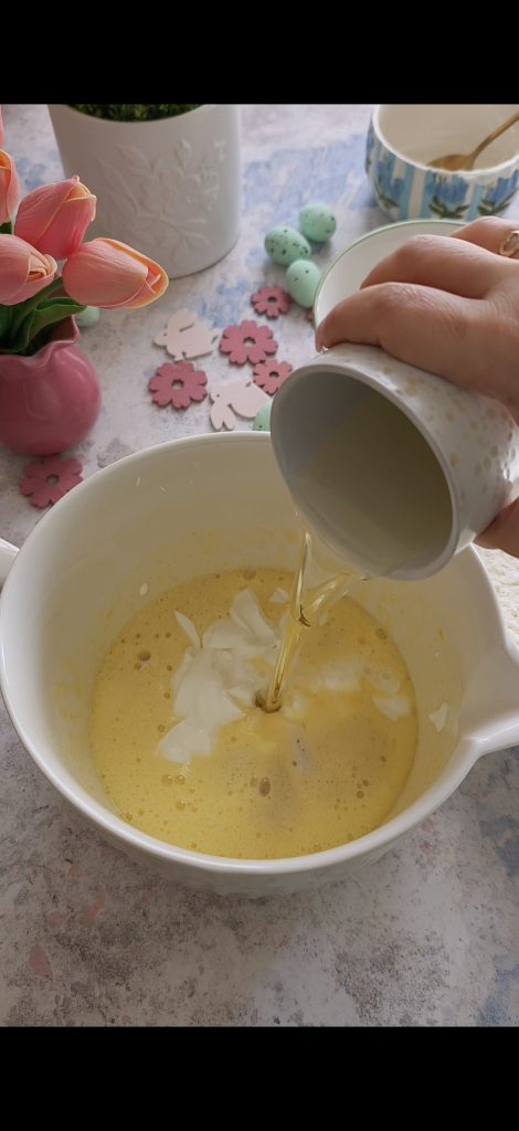 Adicionamos iogurte, óleo, leite