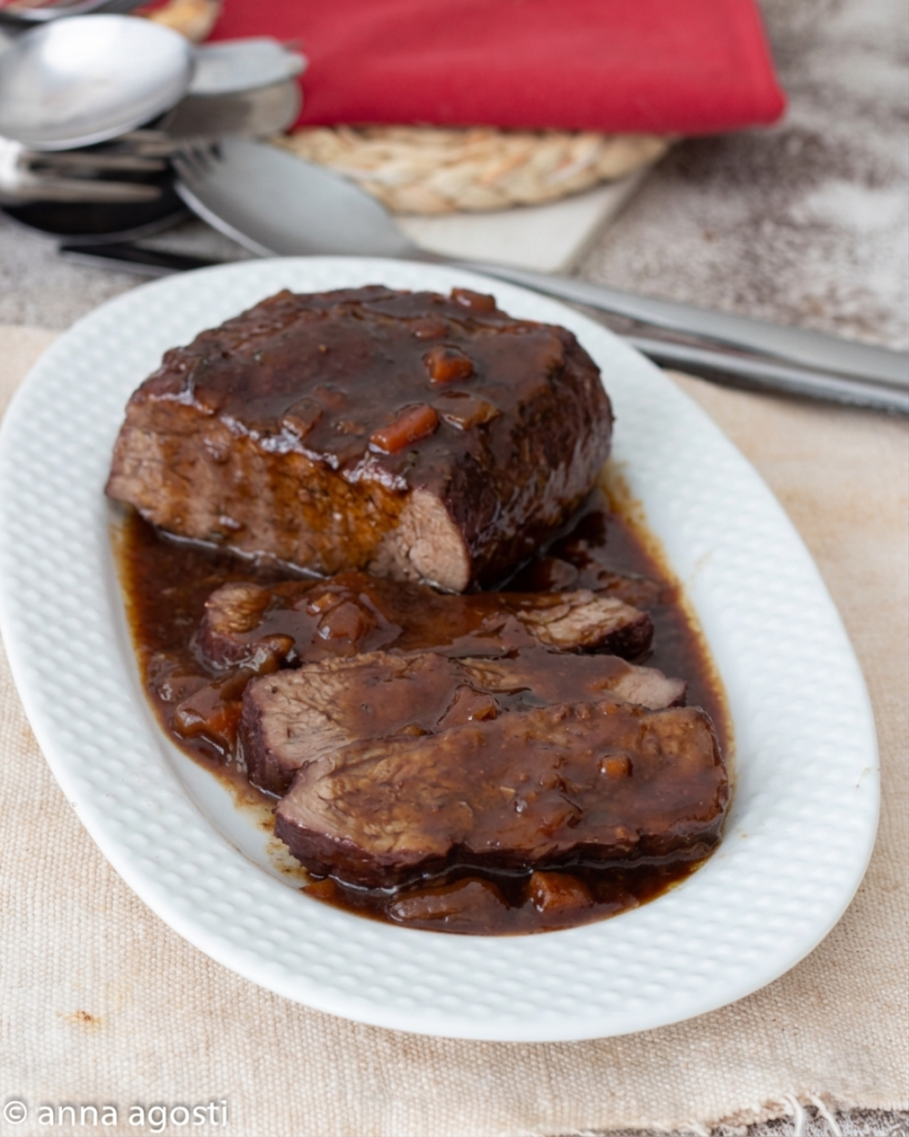 Como cozinhar o brasato de carne bovina