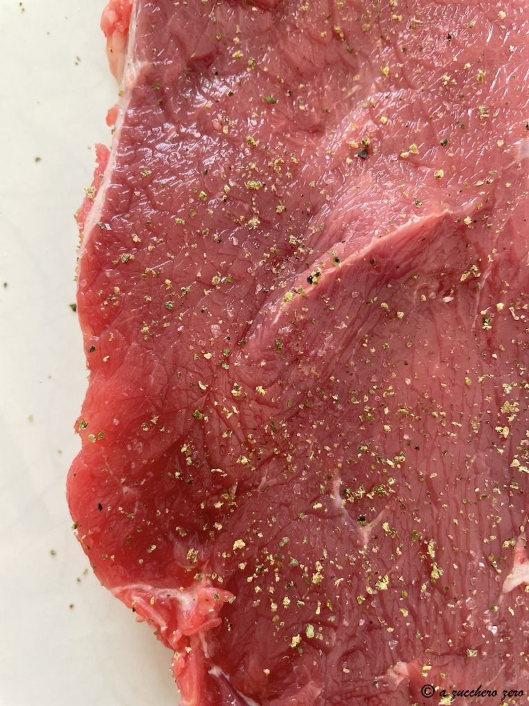 Coxa de cordeiro desossada ao forno | fácil, macia e saborosa