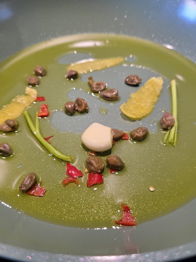 Espaguete com atum e limão