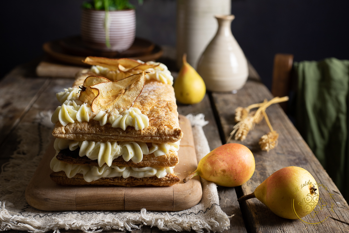 Torta mil-folhas com creme chantilly