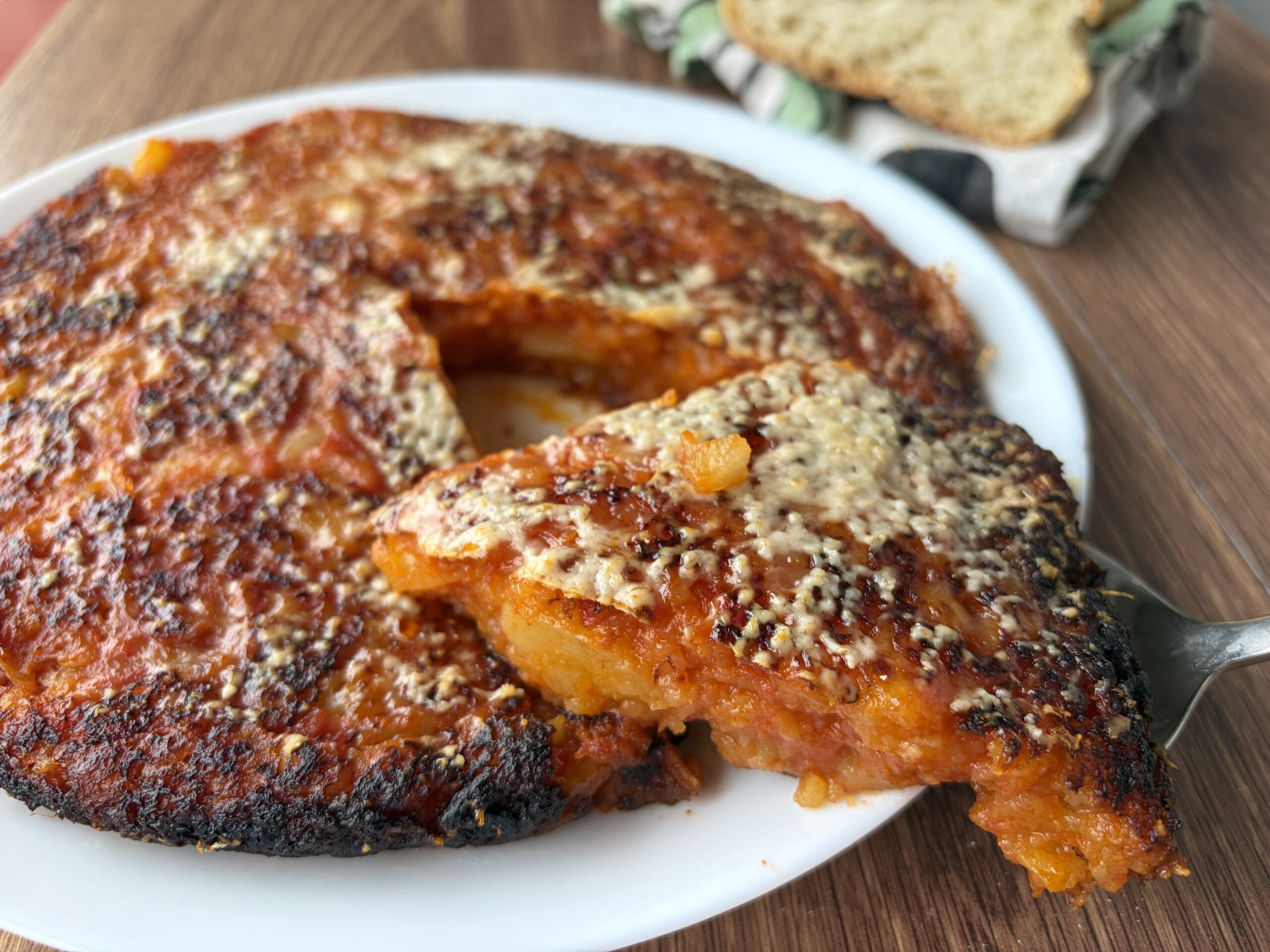 Omelete de batata na frigideira com tomate: a receita da vovó