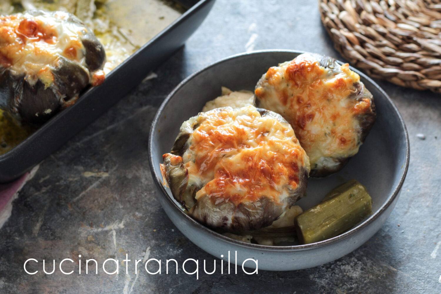 Alcachofras recheadas com pão e scamorza