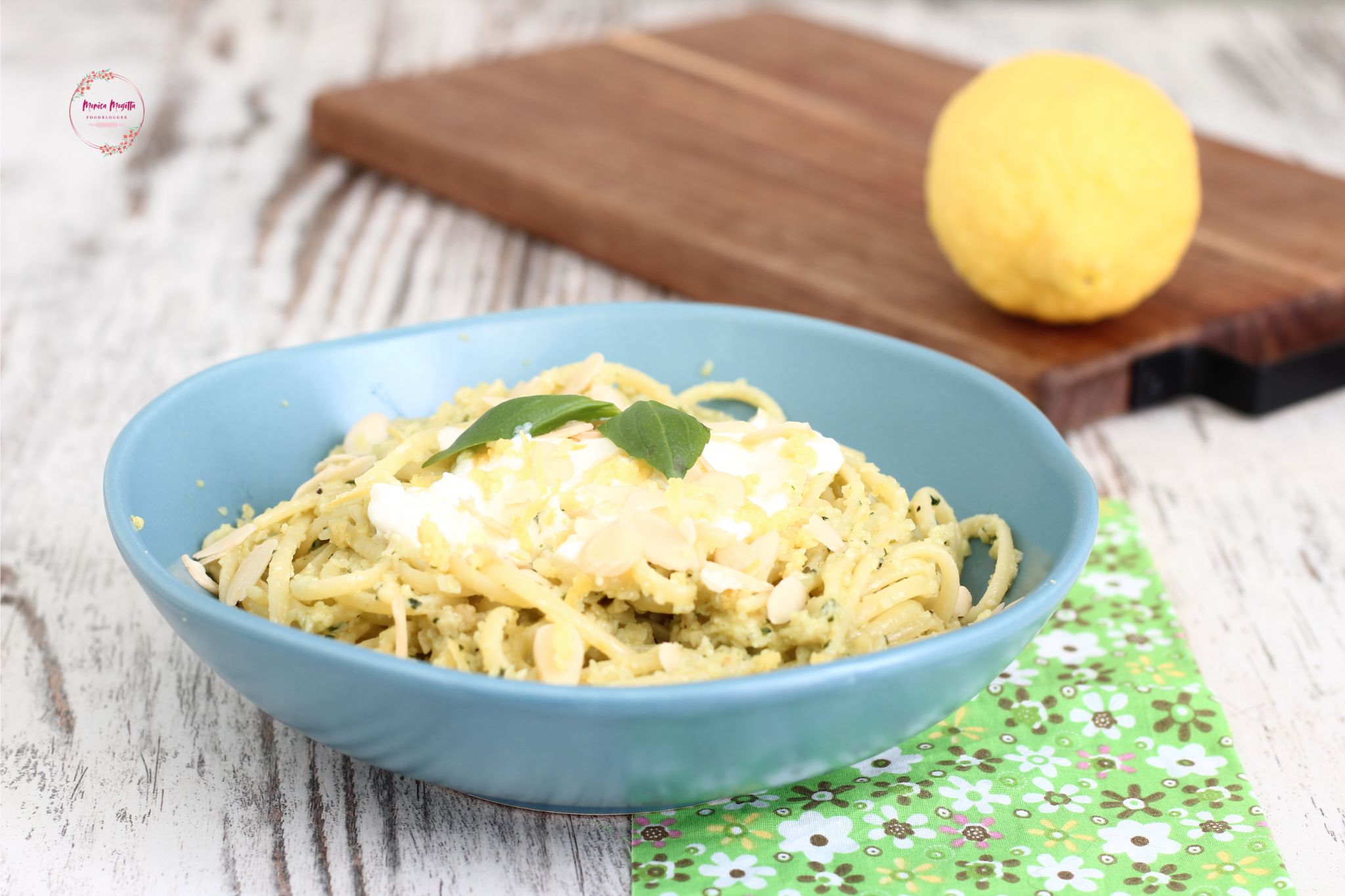 Linguine com pesto de amêndoas e stracciatella — o primeiro cremoso com perfume de limão
