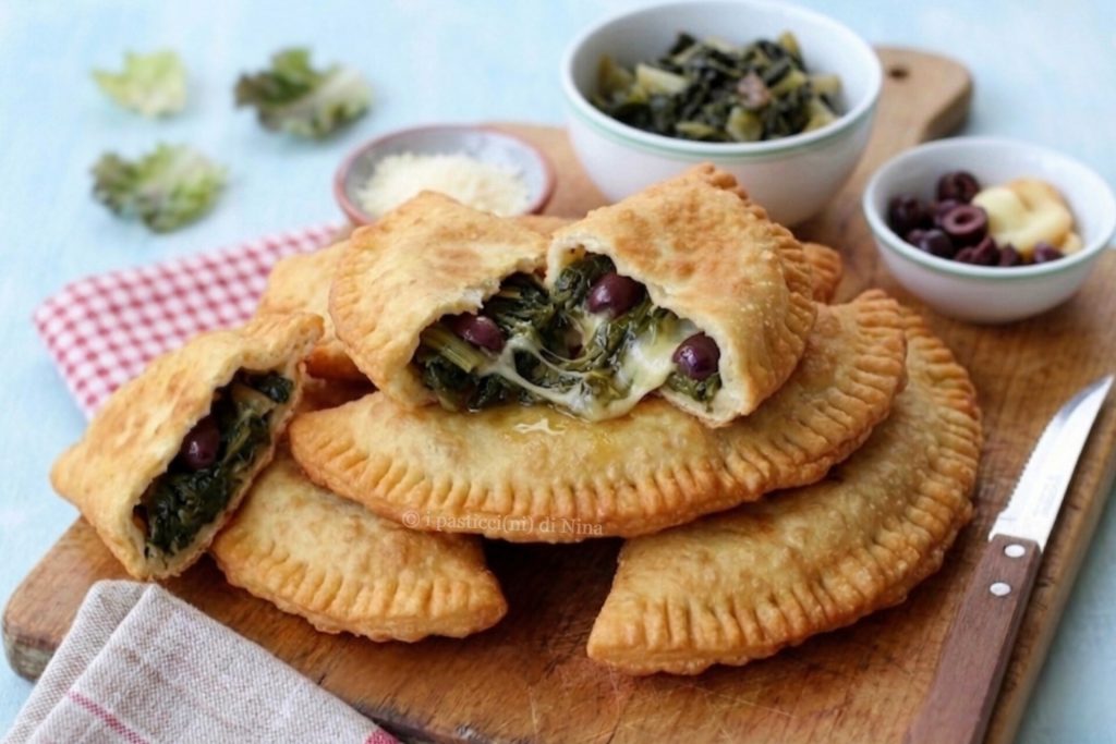 panzerotti veloci con scarole e olive ricetta i pasticcini di Nina