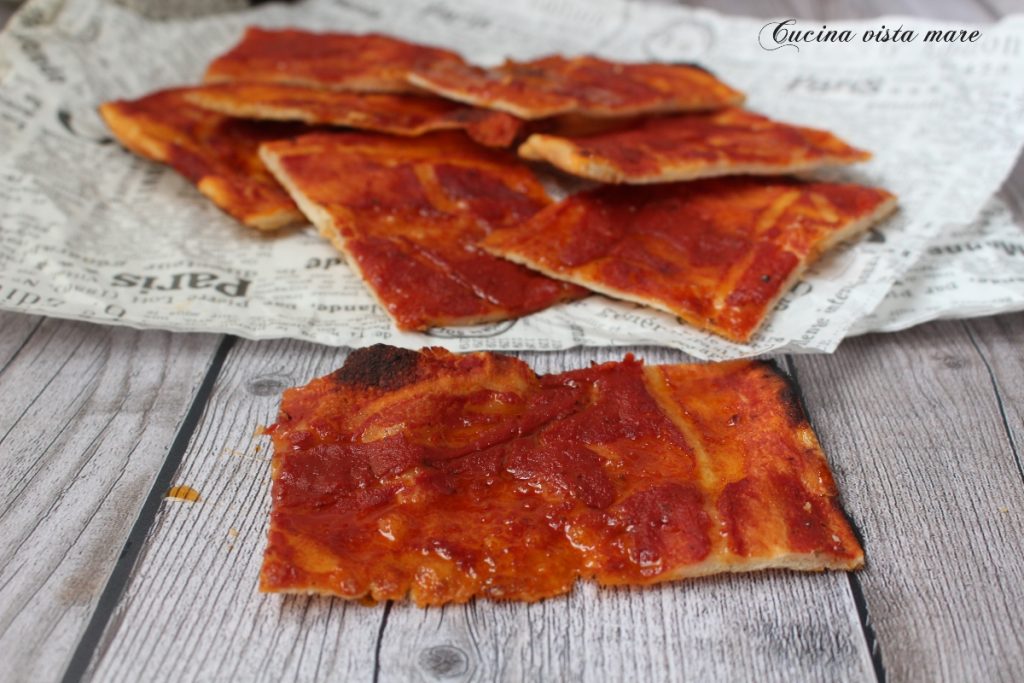 Pizza fina na assadeira Cozinha vista mar