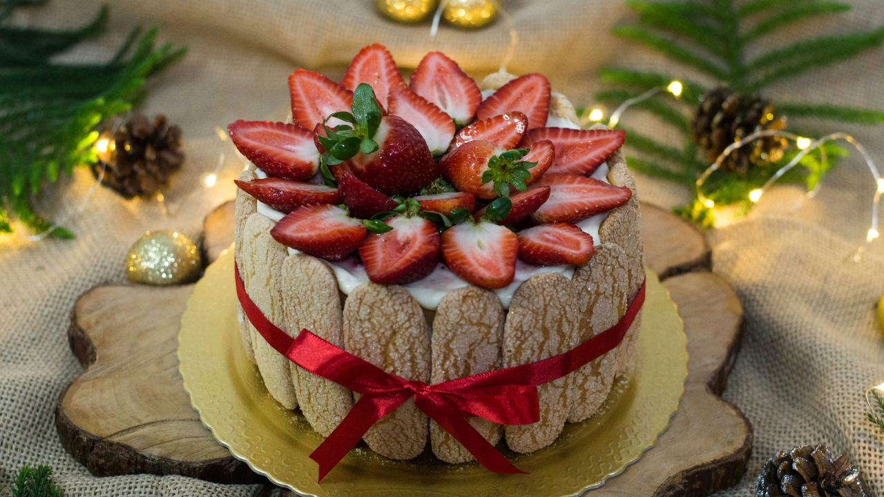 Receita Bolo Charlotte de Morango