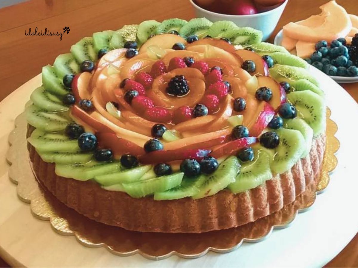 Bolo macio de frutas frescas: a sobremesa de verão perfeita