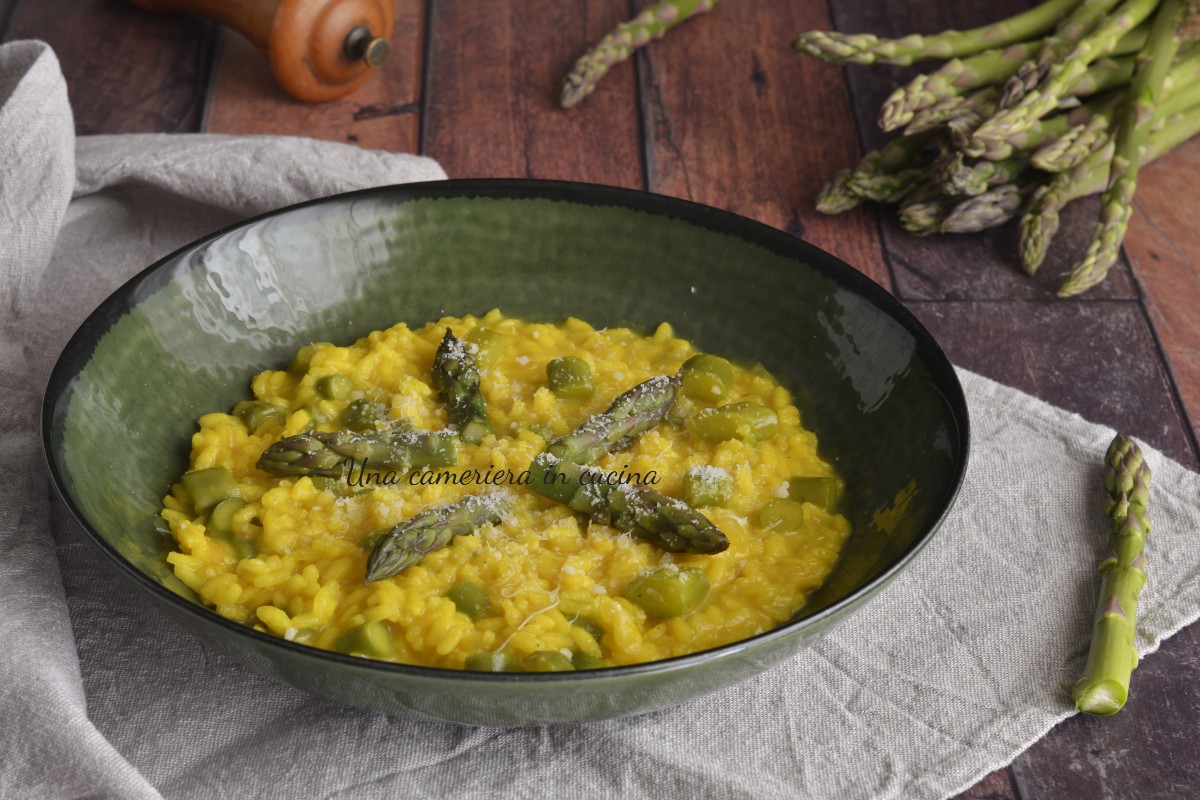 Risoto ao açafrão e aspargos