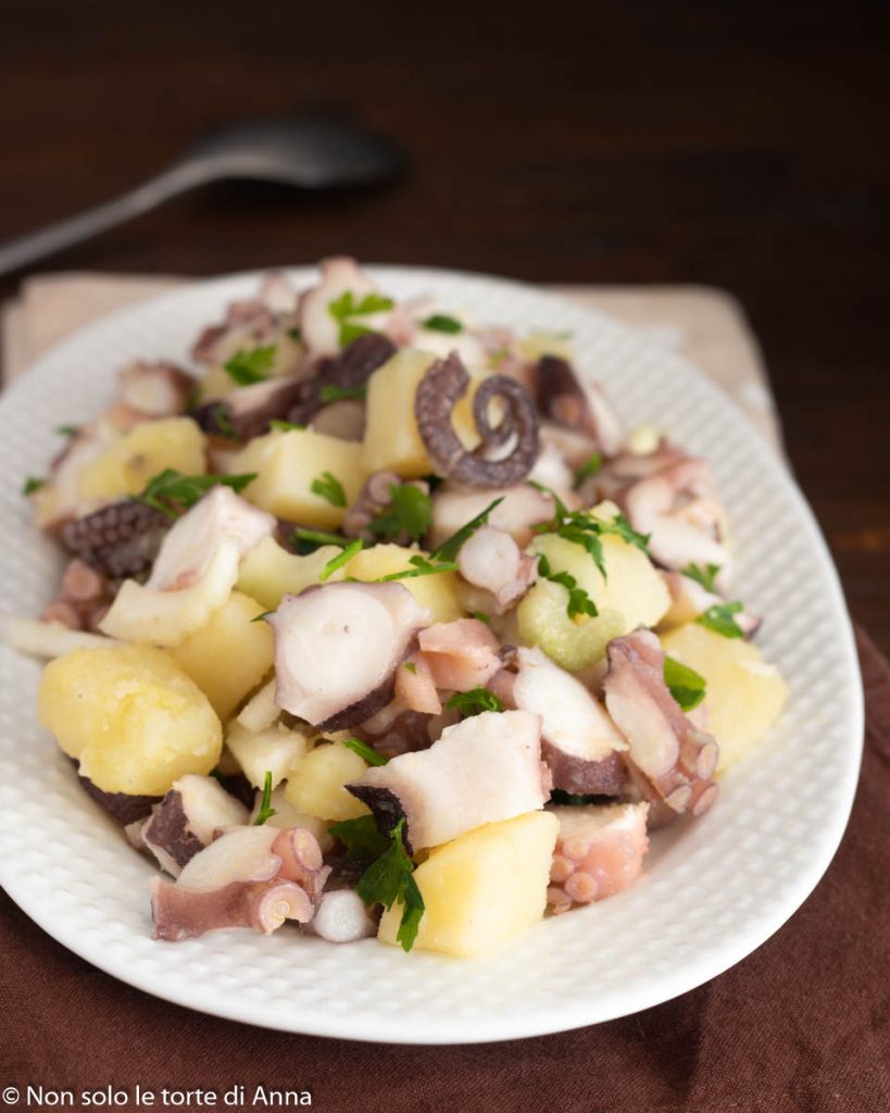 Salada de polvo e batatas