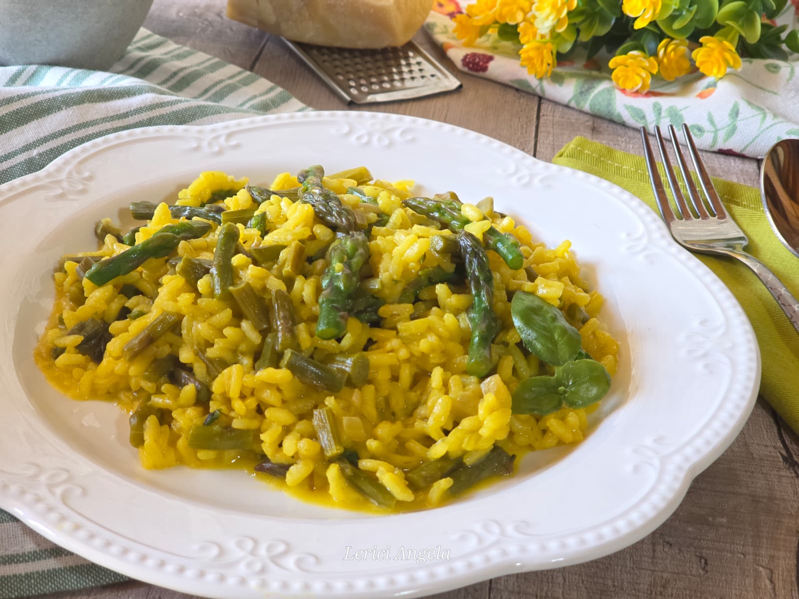 Risoto de aspargos e açafrão
