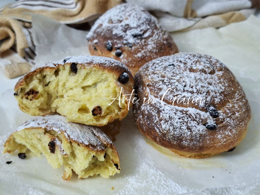 BRIOCHES ENROLADAS com GOTAS de CHOCOLATE