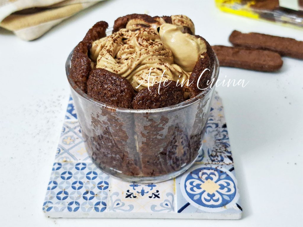 CHARLOTTE ao TIRAMISU sem ovos de colher