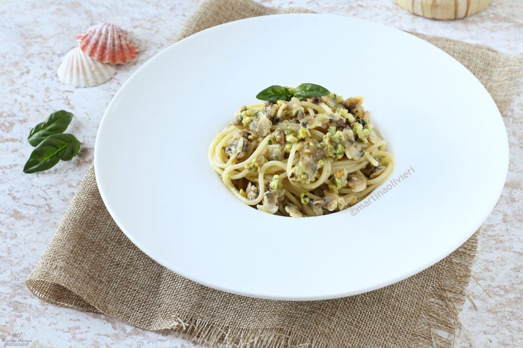 Massa com vôngole e pesto de pistache