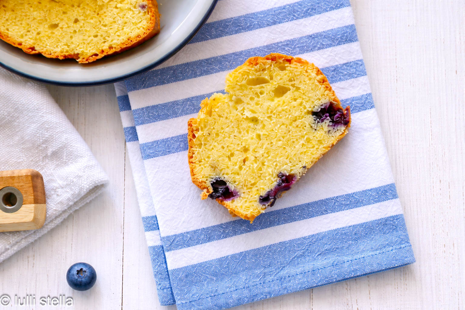 Plumcake de água com mirtilos: o bolo leve que conquista todo mundo